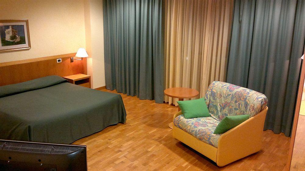 Tursport Aparthotel Taranto Exterior photo