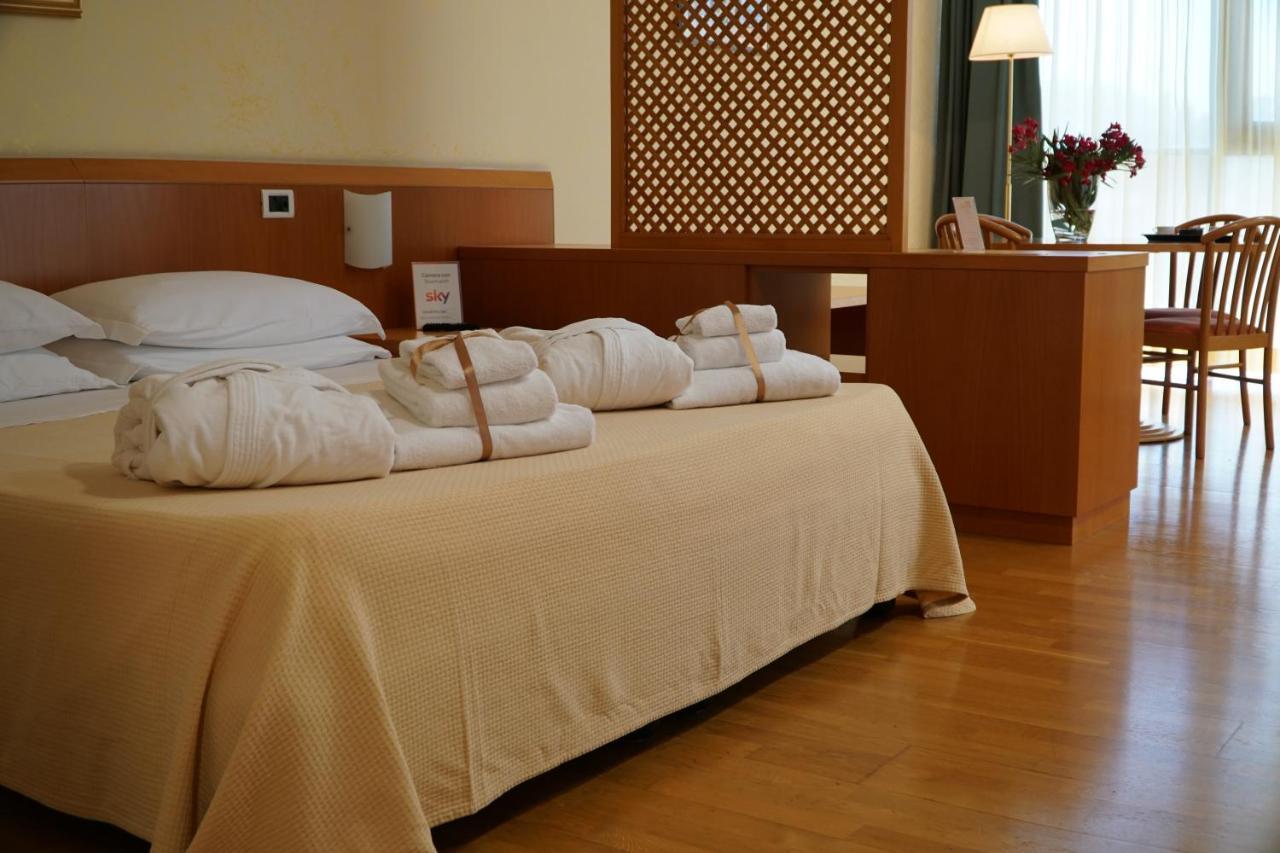 Tursport Aparthotel Taranto Exterior photo